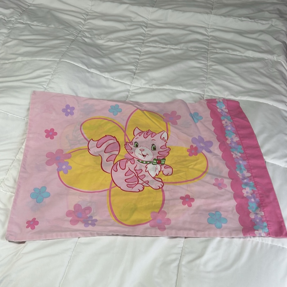 🍓🍰Vintage Strawberry shortcake crib/toddler sheet set - Picture 3 of 15